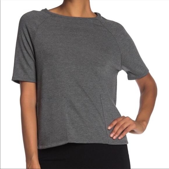 Go Couture Grey Front Pockets Knit Top NWOT Size  Medium - Picture 1 of 9